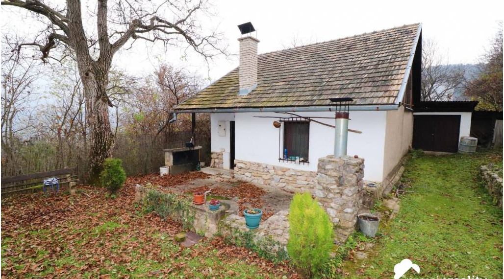 Na predaj chata v obci Jabloňov